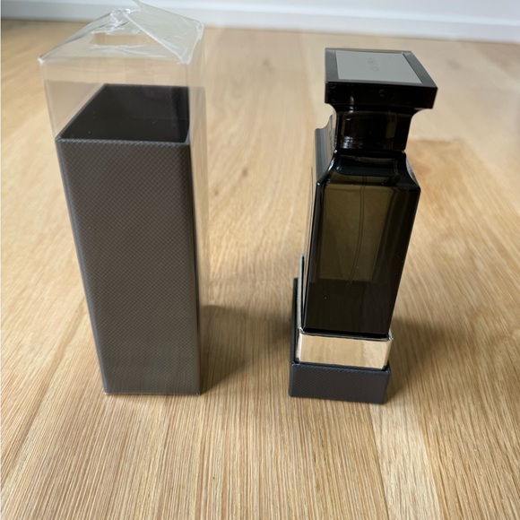 TOM FORD | Oud Wood Eau De Parfum 100ml 3.4oz - Picture 4 of 7